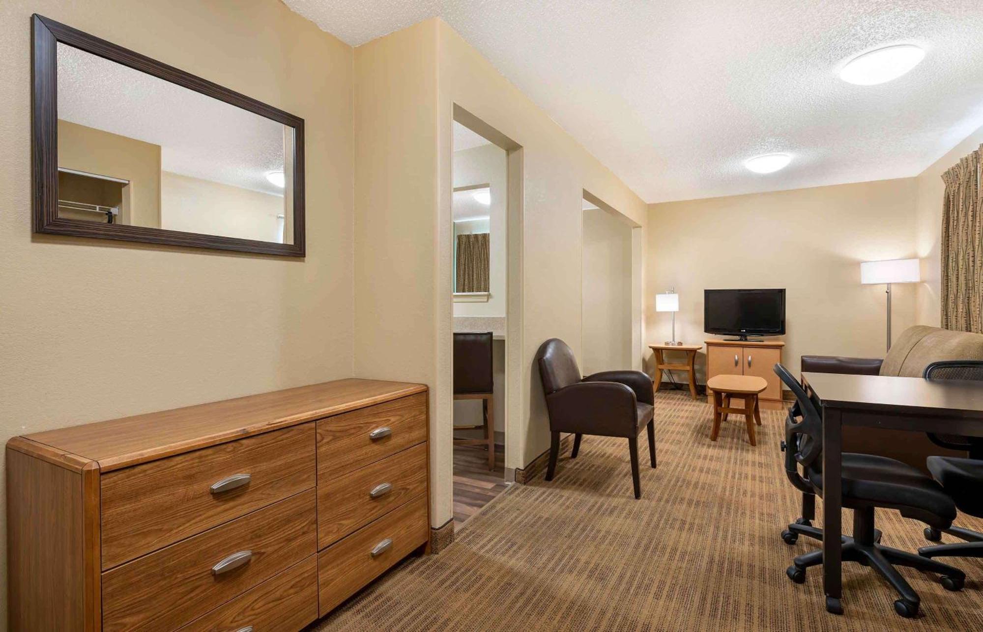 Suburban Studios Indianapolis Northwest - College Parks מראה חיצוני תמונה