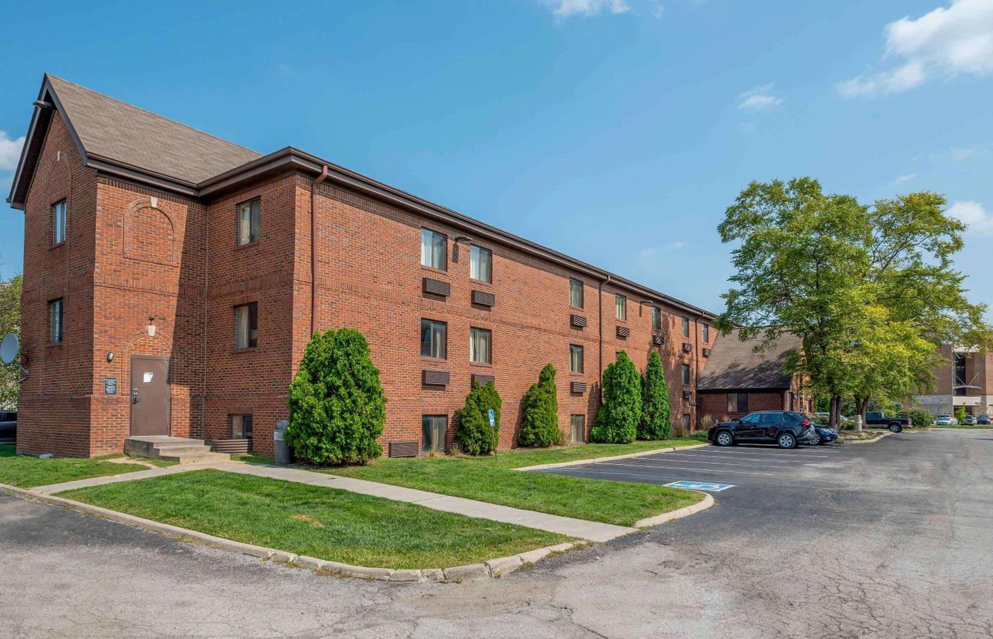 Suburban Studios Indianapolis Northwest - College Parks מראה חיצוני תמונה
